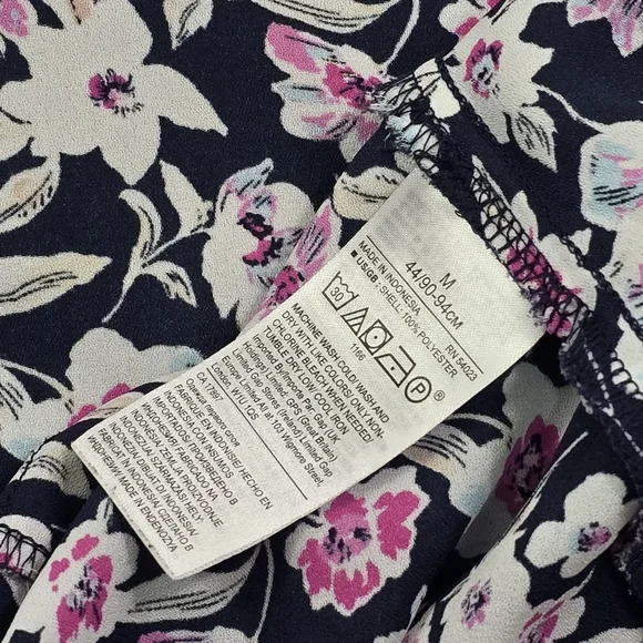 Floral Wrap Blouse Womens Medium Black V Neck Banana Republic - Picture 7 of 14